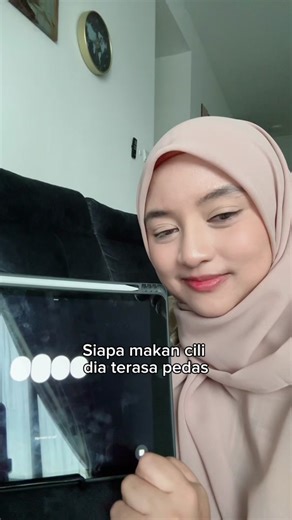 Clever Squirrel Jump: Amazing Wildlife Skills