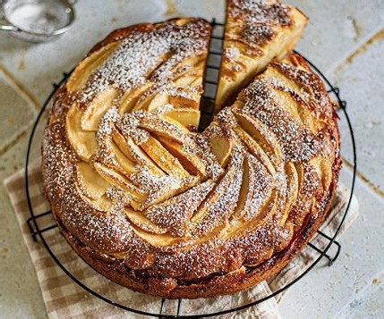 Gâteau aux pommes et mascarpone : le dessert d’automne ultra moelleux