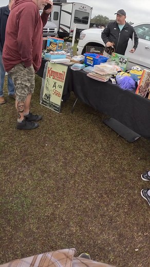 505K views · 3.4K reactions | This is why i love buying sports cards at the flea market! #sportscards #sportscardcollector #baseballcards #fleamarket #marvel | American Arbitrage Cards | Facebook