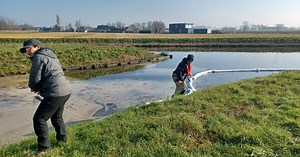 Opruiming vervuiling Moerdijkvaart nog altijd bezig