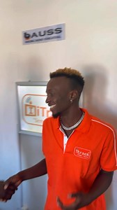 SALÉSIO MUTEMBA on Instagram: "Primeiro dia de trabalho 😹💔"