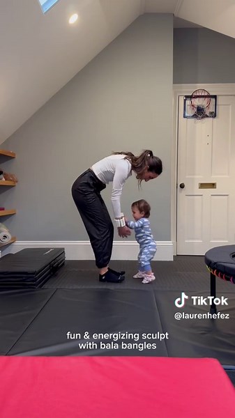 Movement that is fun and feels GOOD! One of my favorite ways to workout is to throw on my @Shop Bala Bangles, put on a few of my favorite songs and to just MOVE! #bala #workout #mom #pilates #sculpt #fitmom #athomeworkout