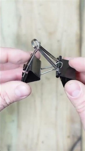 How to make a cell phone stand using paper clips #shortvideo