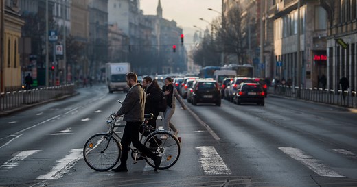 Marad az enyhe idő, de tartogat egy kis meglepetést a péntek