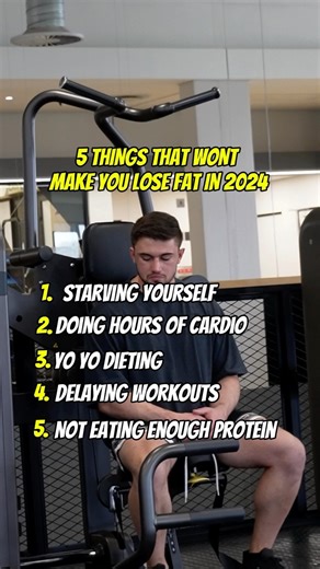 Tyron Healing | Men’s Fitness Coach on Instagram: "Here👇 I used to always want abs but never knew how to get them so I came to the conclusion that if I just don’t eat I would lose fat and get them… I know🤦🏻‍♂️ I ended up getting my abs but losing all my muscle and looking like a skeleton with skin Luckily I’ve learned the following from it Mistake 1- Starving yourself By not eating enough you can actually slow down your metabolism and also cause you to lose a lot of muscle! Instead Stick to a