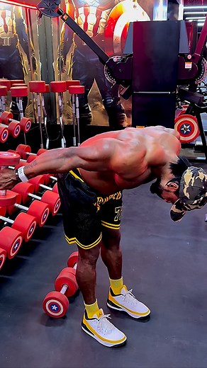 99K views · 24K reactions | Form is the  . . . . . . . . #samtrainer #gymlife #personaltrainer #reelsinstagram #reelsviral #competition #veins #reelsviralvideo #muscle #bodybuingcoach | Samfitness.fb | Facebook