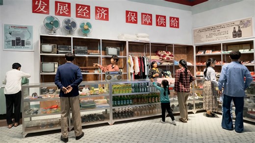 Inside China museum a daily life scene is recreated with figures