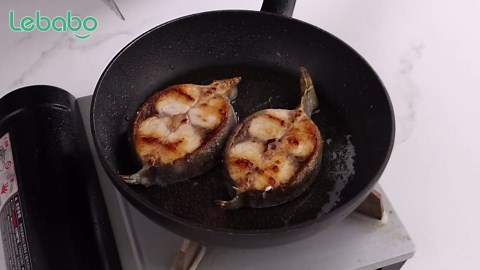 Metal Tongs for Cooking, Set of 2 Stainless Steel Spatula Tongs for Grilling, Cooking and Flipping, Strong Grip for Ribs, Steak and Fish, Comfortable Grip, Easy Pull Lock, 9 inch & 12 inch