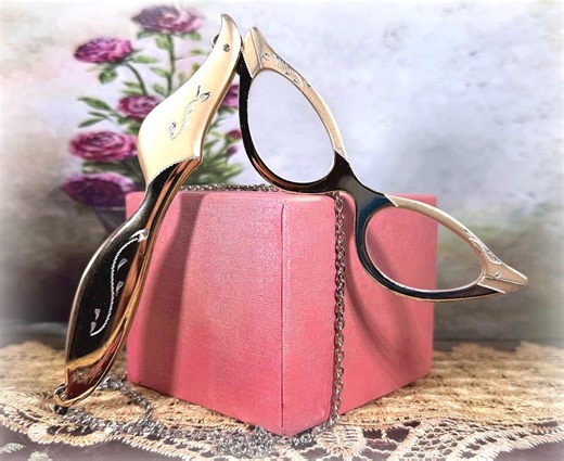 Vintage Lorgnette - Shuron Magnified Reading Glasses - Folding Pendant Glasses - Gold Case - Etsy