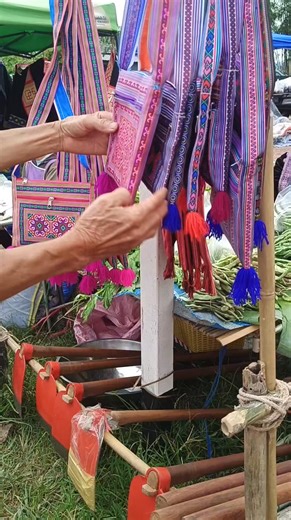 Thoob Puab Hmoob Vietnam #Vietnam #Hmoob #KhoomSiv | Muaj Yeej Thoj