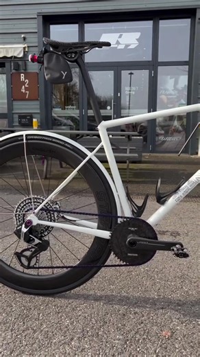 Custom Road Bikes: Enhance Your Cycling Experience