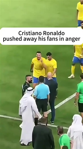 لحظة احترام ميسي ❤🥺🥰 #كرة_القدم_عشق_لا_ينتهي👑💙 #dance | ronaldo and messi