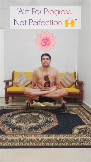 Struggling To Lift In Lotus Pose? Try This Simple Trick 🧘‍♂️💪 #yoga