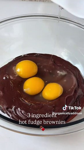 Delicious 3-Ingredient Hot Fudge Brownies Recipe