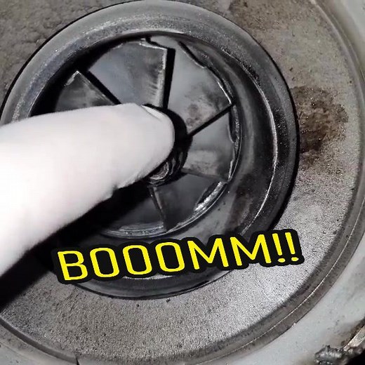 Daaaale nomaasssss 🎶🎵🎶🎵 🤭 #turbo #pente #engineering #engine #truck #camiones #caminhões #trucks #truckservice