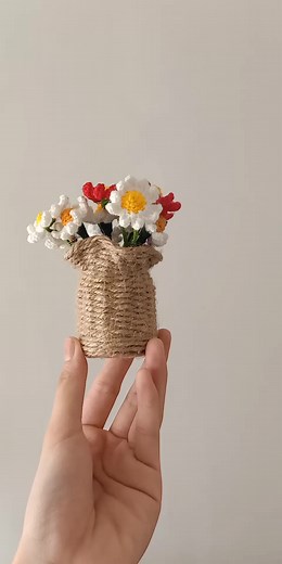DIY Flower Vase Craft Ideas with Rami and Twine