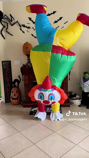 This Halloween inflatable clown costume is for sure to turn some heads! Super cool! Has a breathable spot so you can see where you’re going. #fyp #foryou #halloween2024 #spookyseason #spooky #halloween #clowncostume #inflatableclowncostume #inflatablecostume