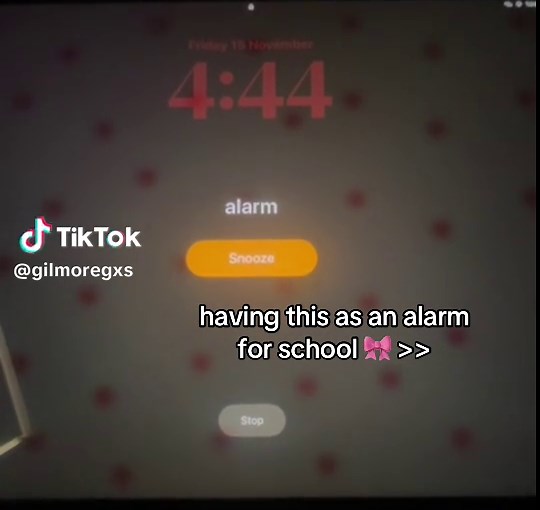 best way to wake up 😜 #gilmoregirls #gilmoregirlstiktok #fyp #foryoupage #relatable #viral #trending #xyzbca #cute #gilmore