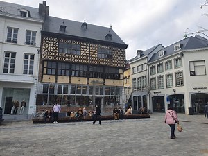 19 x mooiste bezienswaardigheden Hasselt: wat zien & doen?