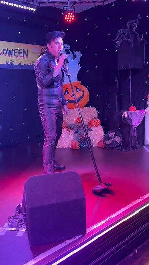 Starting off the enormous line up today On The Prom is the living ELVIS legend (tribute) Jared Lee! ELTON JOHN NEXT THEN MEATLOAF THEN FREDDIE THEN ITS THE SABINELLES 🤩 #livemusic #henparty #blackpool #birthday #halloween | Ma Kellys On The Prom