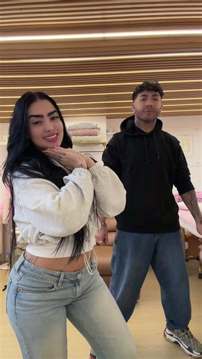 MC Mirella: vídeos, músicas e momentos populares