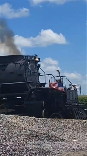Union Pacific X4014 "Big Boy" thunders past at 50 MPH #fyp #4014 #unionpacific #bigboy #train