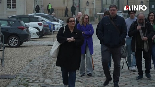 Evaëlle, 11 ans, s'est suicidée en 2019. Jugée pour harcèlement, son ancienne professeure de Français a été relaxée en première instance. Elle nie toute responsabilité. Son procès en appel débute ce lundi. Les parents de la collégienne en attendent beaucoup. 🎥 Maxime Mullot 🎙️ Xavier de Lagausie | M6 Info