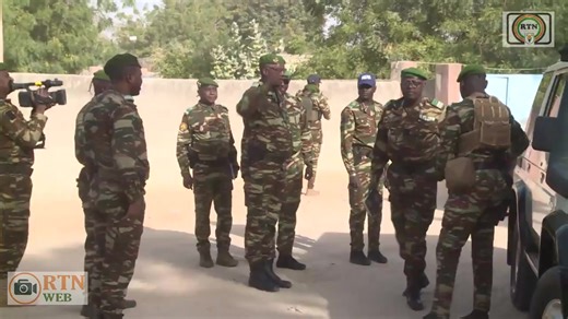 #RTN-#INFO : En séjour dans la région de Diffa, le Haut Commandant de la Gendarmerie Nationale à la tête d'une forte délégation, a conduit le mardi 17 février 2026, le rapport général à la Place d'Armes de la 5ème Légion, de la Gendarmerie de Diffa. Plusieurs sujets d’intérêts nationaux, ont été développés par le Colonel-Major Kimba Tahirou avant de présider une rencontre des cadres. #Mise en ligne : Soumaila SEYNI #Coordination : Moussa HAMANI | RTN