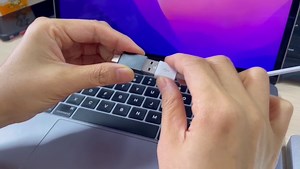 Guamar External CD Drive for Mac: USB 3.0 Superdrive for Apple MacBook - Slim & Portable Slot-in DVD Burner for Laptop PC Windows with USB-C Adapter - Plug & Play Aluminum (Silver)