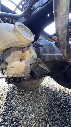 How to Fix Differential Input Seal Oil Leak in Trucks