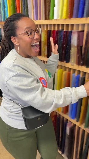 It was my first time in a glass store and I’m so glad I went to @bullseyeglass! Everyone was so helpful and I got exactly what I needed (and more 😅). I can’t wait to go back and buy the beauties I left behind. Until we met again lol