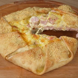 14K views · 124 reactions | Você não imagina que fiz essa torta apenas com massa de pastel! | Mil Receitas | Facebook