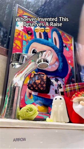 ViralGadgets Studio on Instagram: "The U faucet extender that transforms your bathroom #fyp #coolgadgets #homehacks #favoritefinds"