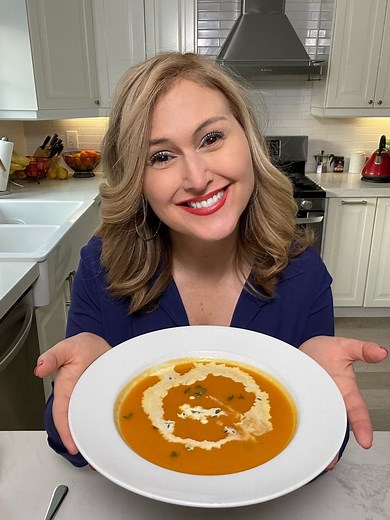 Sweet Potato & Pear Soup I’ve been making this soup for years and it’s always a hit. Here’s the recipe Hope you enjoy friends •tbsp butter •1 onion •½ cup🥕 •½ cup celery •3 sweet potatoes •2 🍐pears 5 cups chicken broth •½ tsp thyme •1 tsp paprika •⅓ cup cream (optional but makes it thick and taste best) •2 tsp lime •2 tsp maple syrup | Jennifer Valentyne