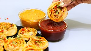 26K views · 228 reactions | Tawa Pizza Recipe . . Pizza Pinwheel Recipe Ingredients List सामग्री All Purpose Flour - 1 cup Salt - 1/2 tsp Sugar - 1 tsp Baking Soda- 1/4 tsp Baking Powder - 1/2 tsp Fresh Curd - 1/2 cup Oil - 1 tbsp Pizza Sauce Tomato Ketchup - 1 tbsp Red Chilli Flakes - 1/2 tsp Pizza Seasoning - 1/2 tsp Pepper Powder - 1/4 tsp Cheese Finely Chopped Onion Finely Chopped Capsicum Italian seasonin Red Chilli Flakes | Cook With Parul | Facebook