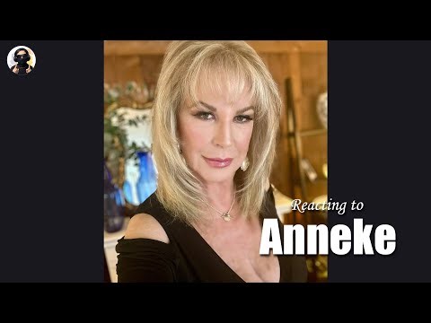 ANNEKE VAN BUREN | Natural Older Woman Over 50 | Timeless Beauty & Elegant Style