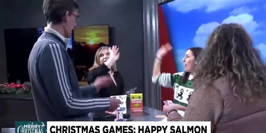 Christmas games: Happy salmon