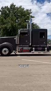 The Sounds of Semi Trucks Powered by #otrsolutions LINK IN BIO #otrtnh =================================== Follow us @trucknhustle for more 💥 #trucking #truckerlife #trucker #truckdriver #trucknhustle #trucking #newstoday #transportation #logistics #supplychain #news #breakingnews | Truck N’ Hustle