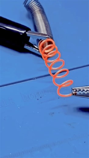 Nichrome Wire Experiment. #electronics #electronicsprojects #electronicsengineering #electronicslovers #electronicsbasic #electronicstutorials #electrical #electricalprojects #diyproject #breadboardprojects #desoldering #desolder #solderingiron #solderingasmr #solderingvideo #solderingproject