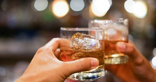 New Canadian guidelines suggest limiting alcohol consumption to 2 drinks per week