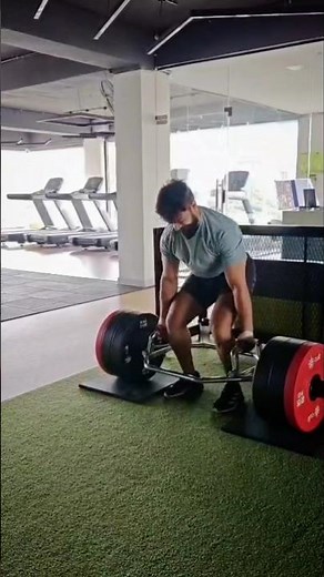 Farmer's Walk looks simple... until you try it. 💪🔥