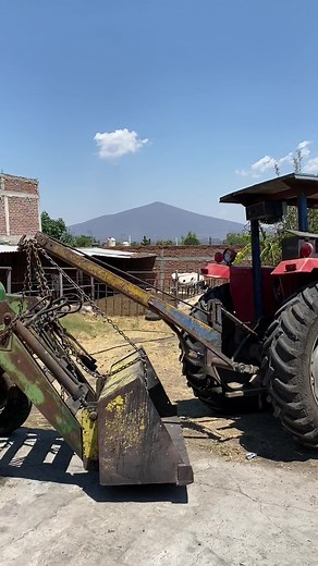 Desmontando pal cargadora de tractor 🚜🟢 #jonhdeere 2735 #mecab #luisforcado #elingeluis