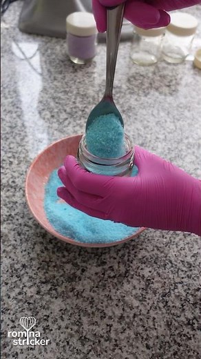 Colored sugar 🎨🤩 to decorate macarons, meringues, etc.