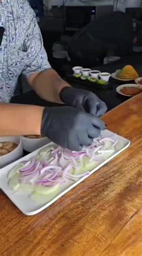 En #LAS_PICOSITAS vive una experiencia de sabor con lo mejor en MARISCOS 📸Bandeja BABY elige 2 tipos de mariscos y disfruta del sabor #Picosita 🤤🫶🏻 Te esperamos en Sucursales: 📍Avenida Circunvalación por la cuchilla. 📍Bulevar Centenario enfrente de las canchas de Fútbol, por el Hospital Nacional (RETALHULEU, RETALHULEU) | Canal Noti Retalteco