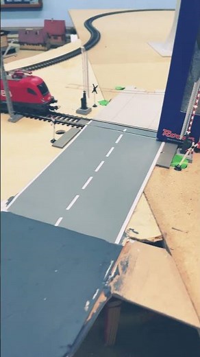 Ein Bahnübergang in HO Entsteht für Viessmann Car Motion