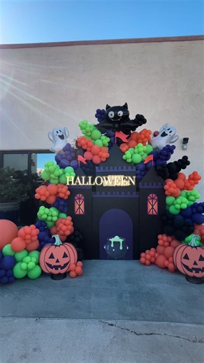 Spooky Halloween Balloon Decor Ideas