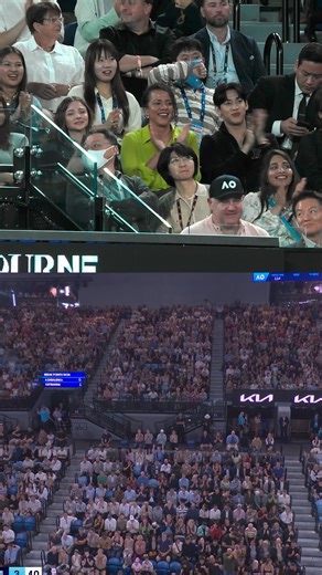 celebs, they're just like us 👏🌟 | Australian Open