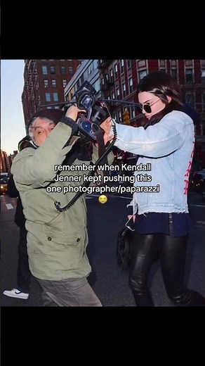 Remember when Kendall Jenner kept pushing this paparazzi away coz he kept coming near her face😭