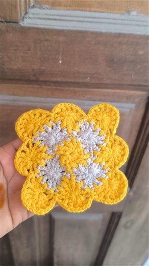 Beautiful Crochet Catherine's Wheel Pattern Coaster#foryou #crochetpatterns #shortsvideo #knitting