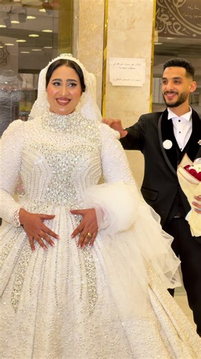 العروسه كانت متوتره جدا فى الفرست لوك دعوه حلوه ليها وعقبالكم جميعا يا بنات ❤️❤️ عارفين ان بكدج الزفاف يبدا من ٥٠٠٠ لحد ٩٥٠٠ فقط احجزى حاليا (فستان وميكب وبكدج سبا كامل وسيشن خارجى برسوم دخول المكان ) البكدج شامل ( عدسات رموش ضوافر لفه الطرحه التاج الهربيس وش حواجب مسكات استشوار ومكوه سويت كامل للجسم حمام مغربى ملكى تعطير ٤٨ ساعه دم غزال للجسم كله ٥رسومات حنه سيشن خارجى برسوم دخول المكان اليوم خشب براوز خشب ٣٢ صوره صغيره باقى الصور على اسطوانه او فلاشه ) ده غير الهدايا لكل عروسه هتحجز معانا العر